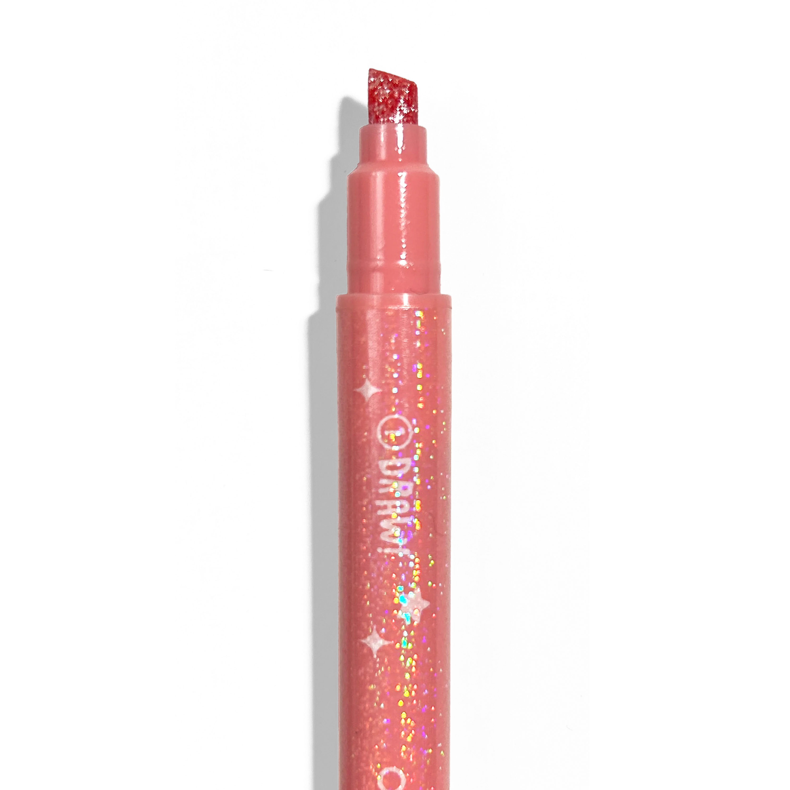 Close up of chisel tip from OOLY Switch-Eroo Sparkle Glittery Color Changing Markers