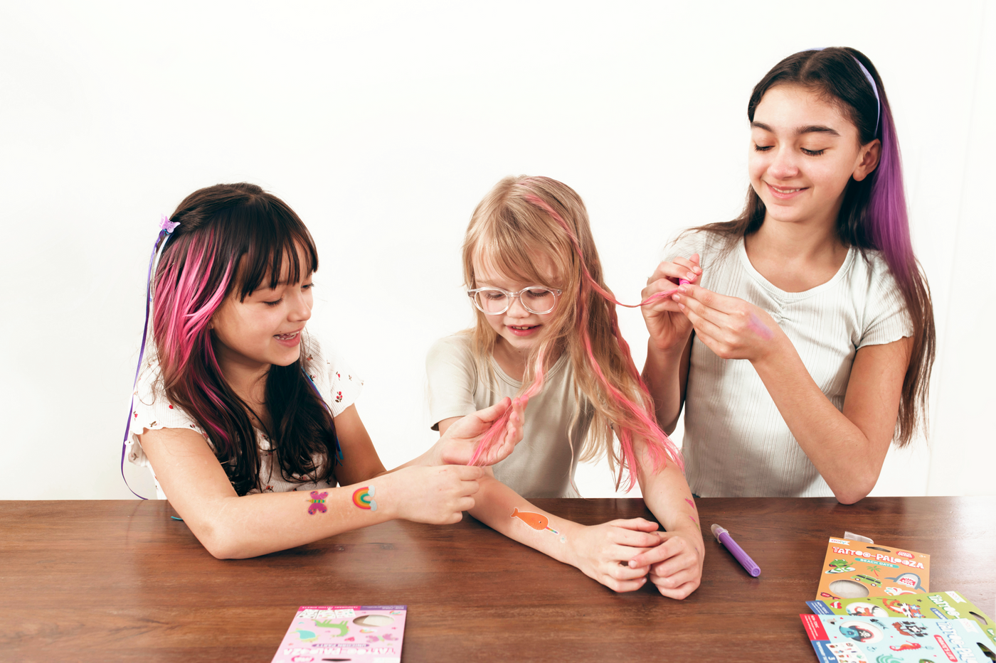 OOLY Hair Doodlers: Hair Crayons (Set of 6) main image 0